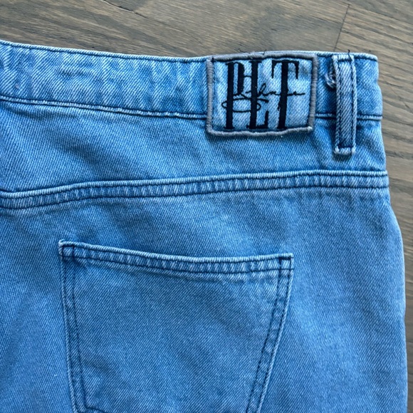 PrettyLittleThing Wide Leg Lace Up Light Wash Denim Jeans Women’s size XL - Picture 7 of 7